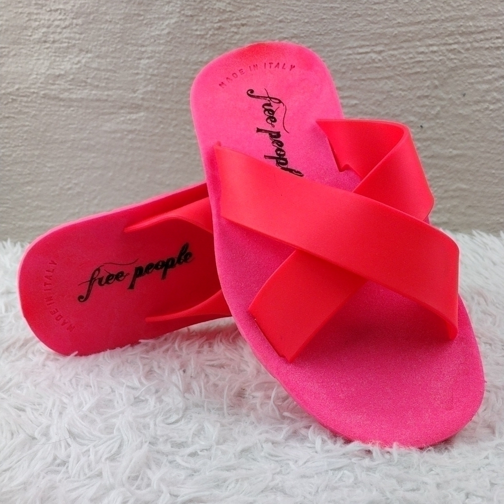 Free People Neon Pink Rubber Open Round Toe Crisscross Upper Slide Flat Sandal
